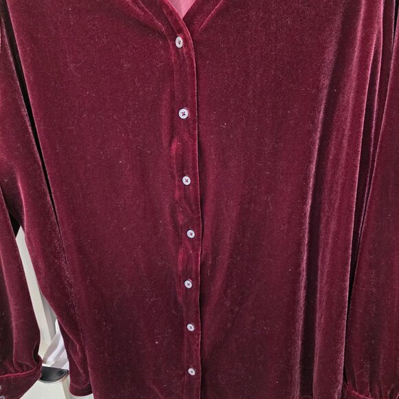 Lands' End Plus Size 2X Burgundy Velvet Button-Up Blouse - Picture 3 of 12